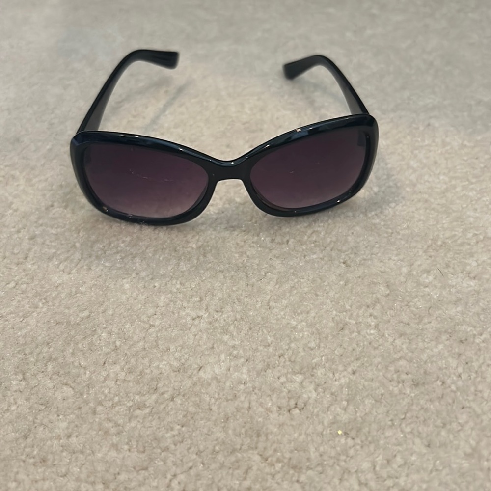 Black sunglasses